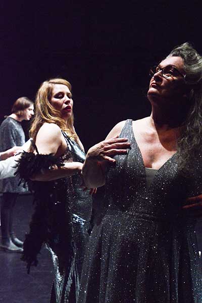 die große show theaterkritik michaela bilgeri und susanne brandt